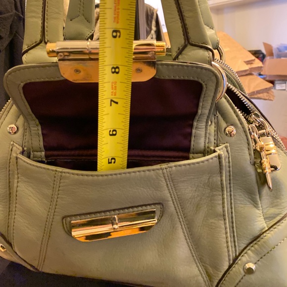 B. Makowsky phenomenal purse, plethora of pockets, butter leather, gold hardware - Picture 3 of 13